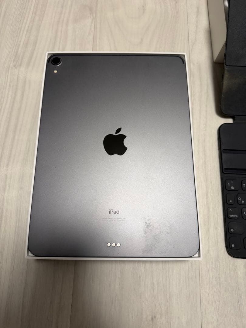 iPad Pro 11インチ 2018年モデル Wi-Fi 256GB 訳アリ