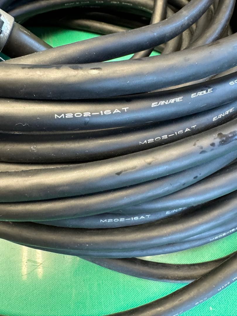 特殊ケーブル　キャップ芯数は37本　約53m