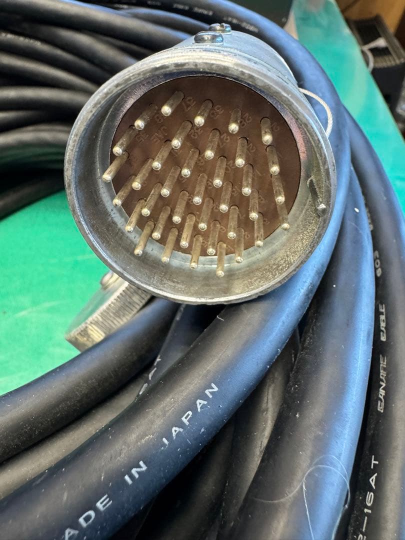 特殊ケーブル　キャップ芯数は37本　約53m
