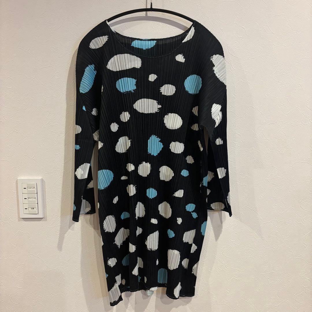 プリーツプリーズ　ドット柄長袖チュニック