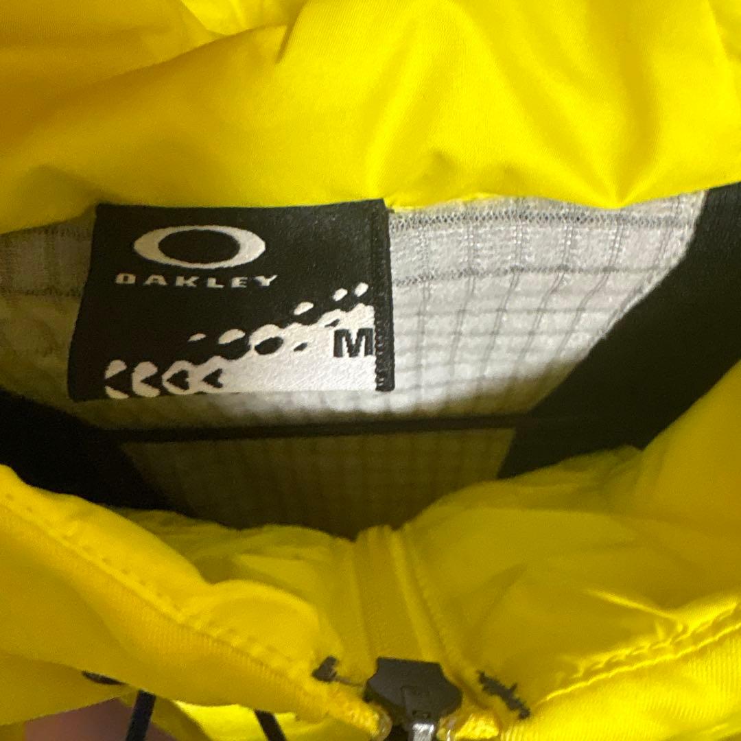Oakley フード付きイエローダウンジャケット　テック系　アウター　ベスト