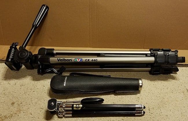 MINOLTAカメラと三脚とフラッシュ