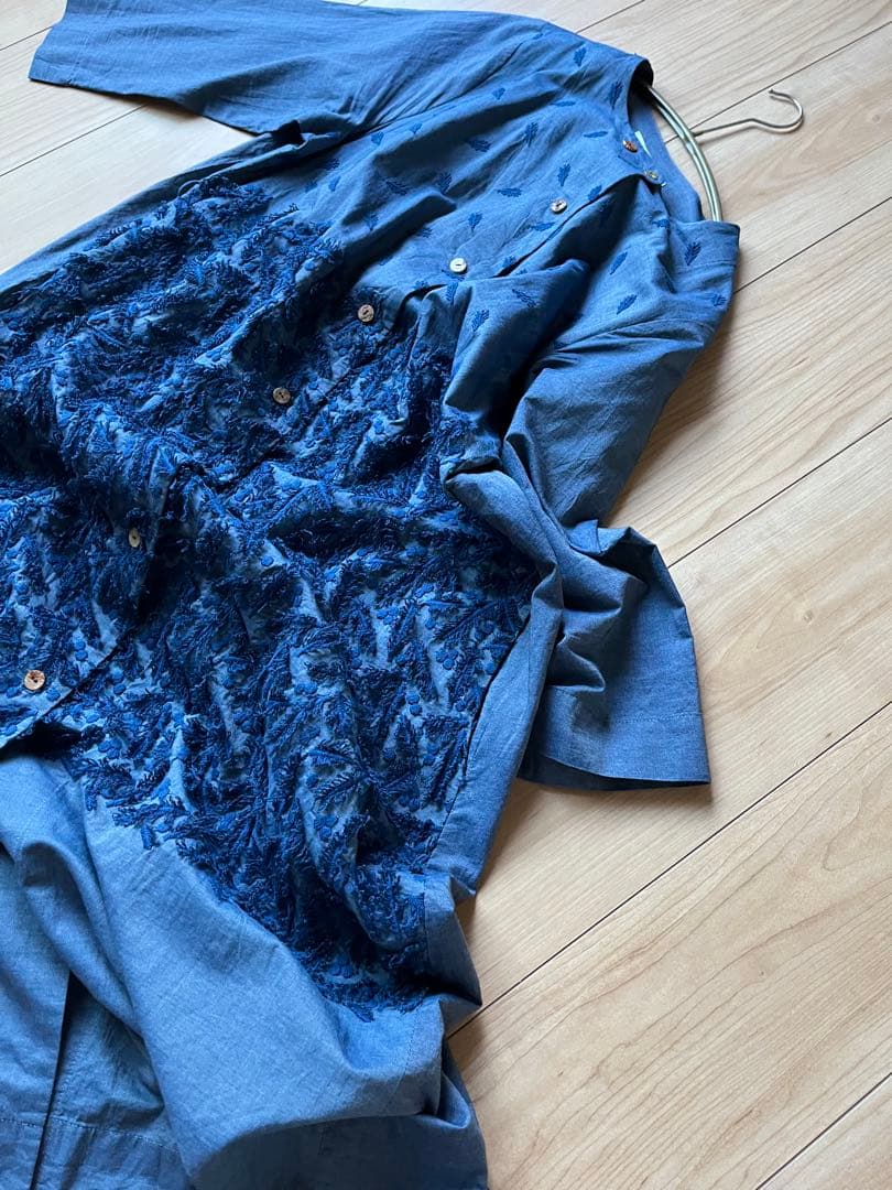 オシャレ　オススメ　ワンピース　シャツワンピース　刺繍　模様　個性