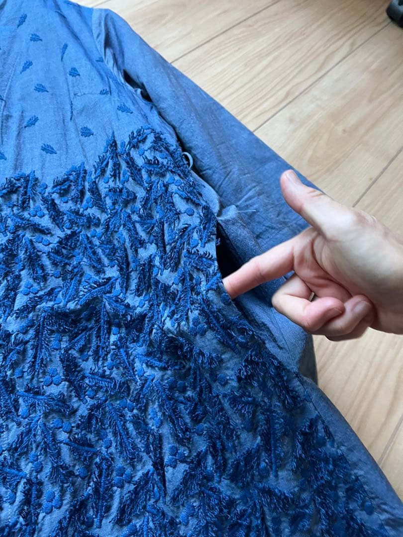 オシャレ　オススメ　ワンピース　シャツワンピース　刺繍　模様　個性