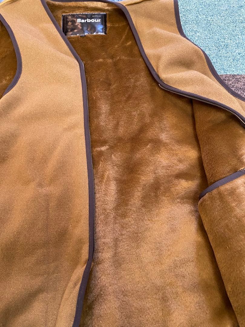 Barbour フロントジップ ファー ライナー ベスト 42