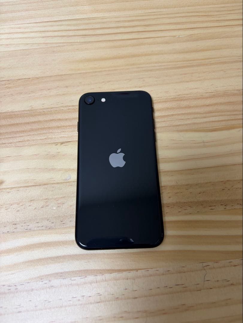iPhone SE 第二世代　ブラック　64GB