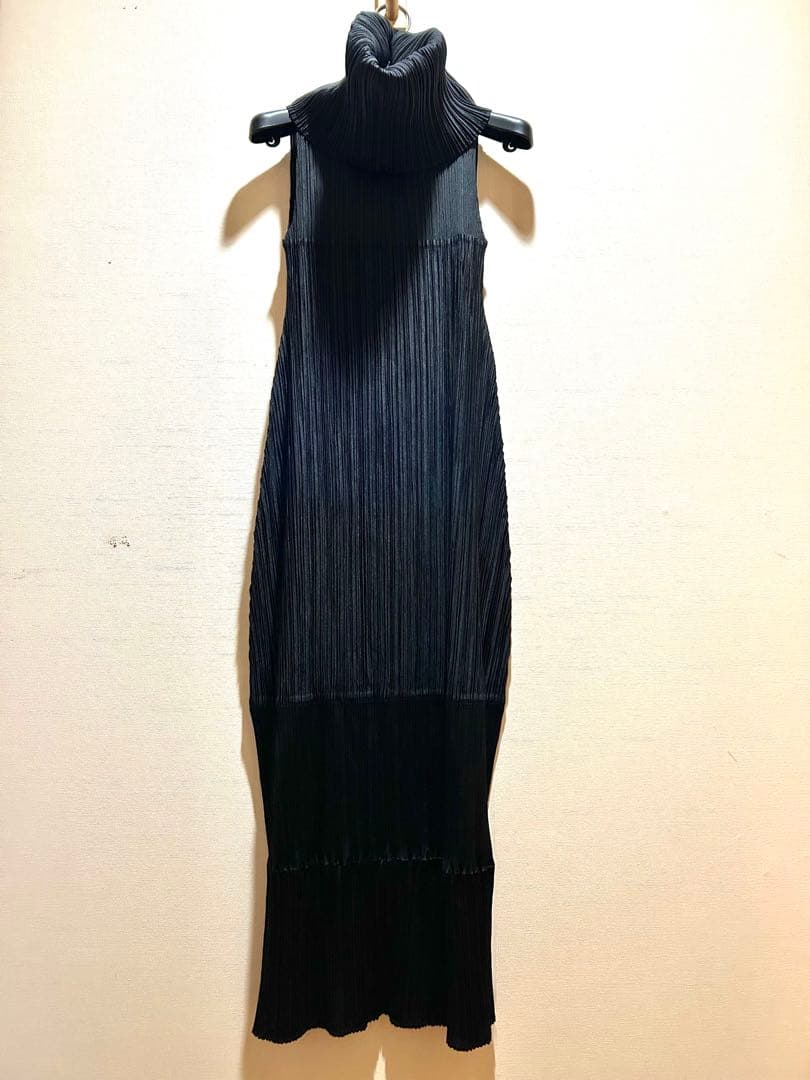 【美品】プリーツプリーズ ハイネック マキシ丈ノースリーブワンピース 黒 2