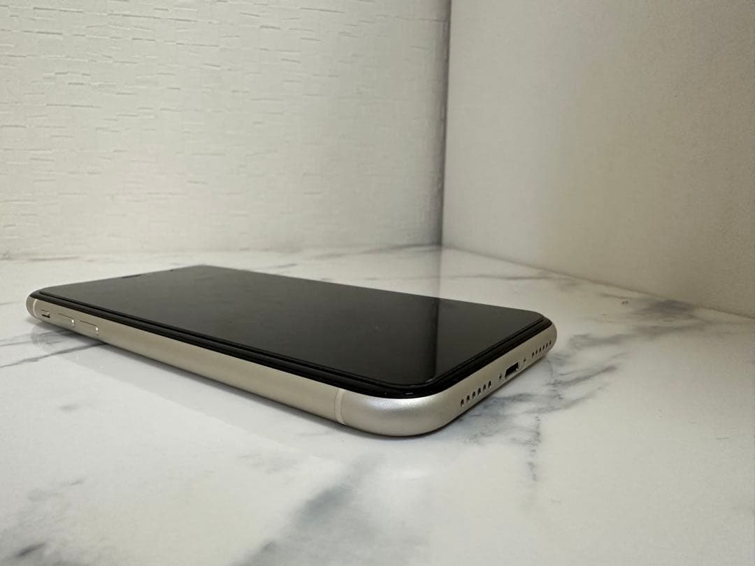 iPhone11本体(ホワイト)