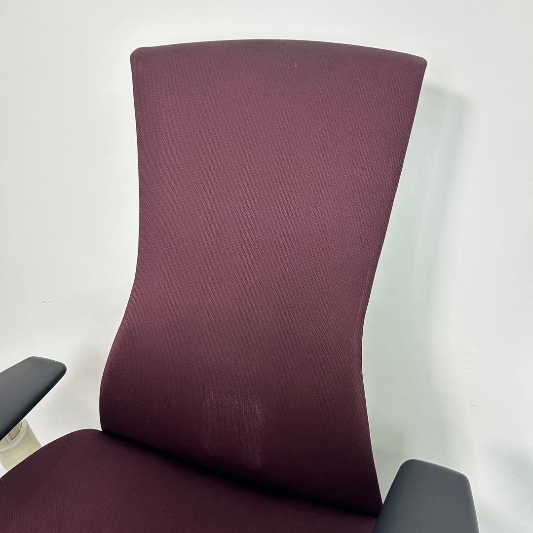 ①エンボディチェア ハーマンミラー ホワイト Embody えんじ色系