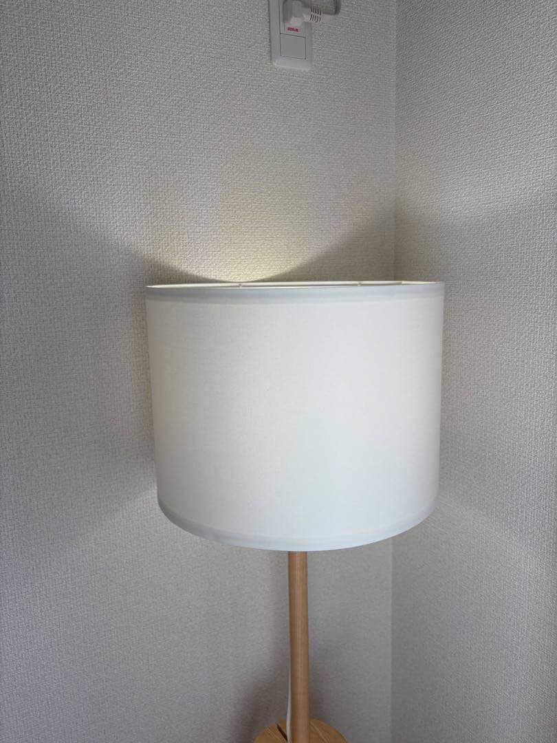 IKEA LAUTERS 木製トライポッドフロアスタンドライト