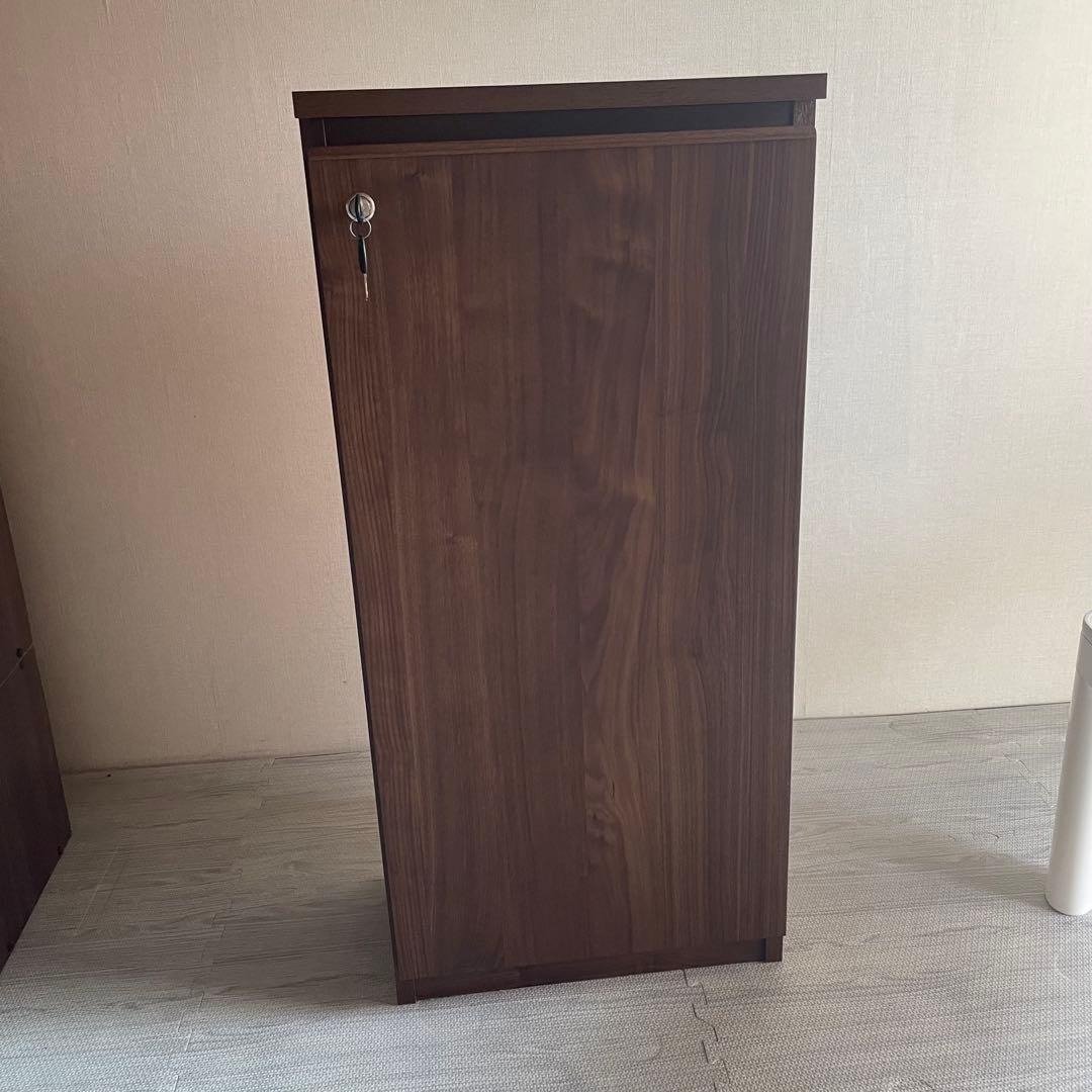 ベルメゾン　ダークブラウン　鍵付き本棚 3段　同人誌