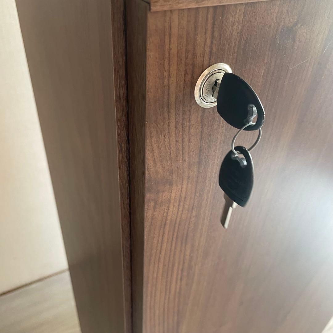 ベルメゾン　ダークブラウン　鍵付き本棚 3段　同人誌