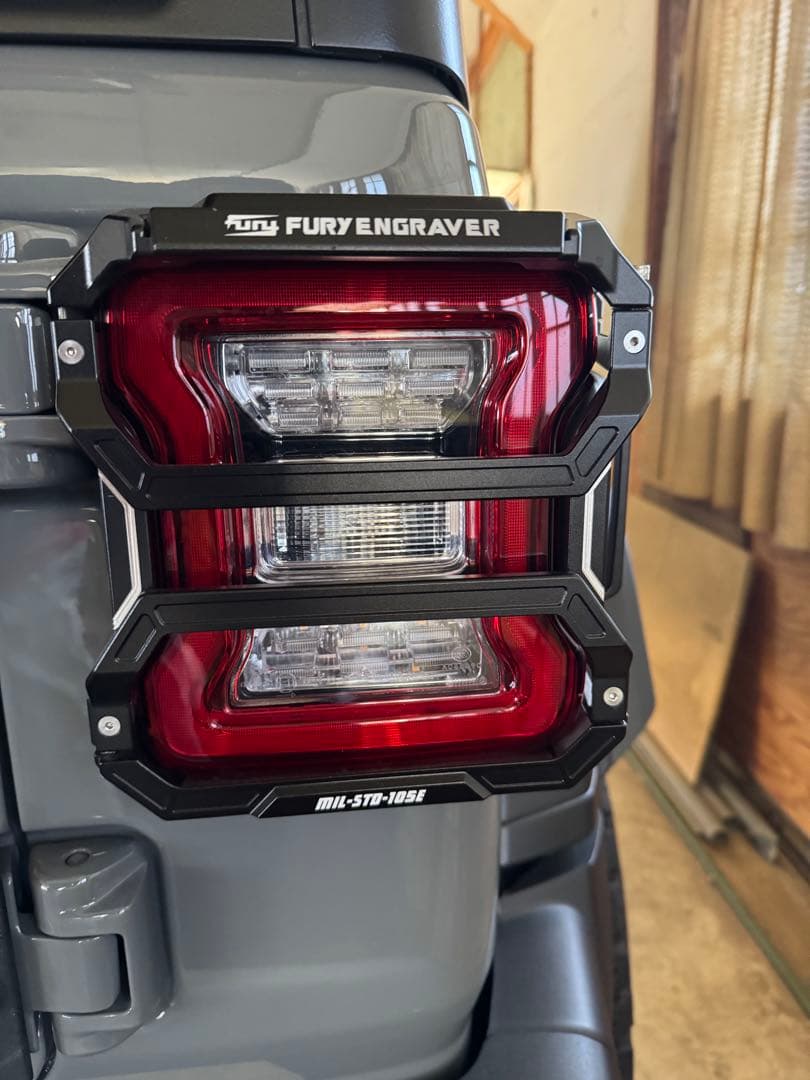 JL ラングラー　テールランプガード　Fury