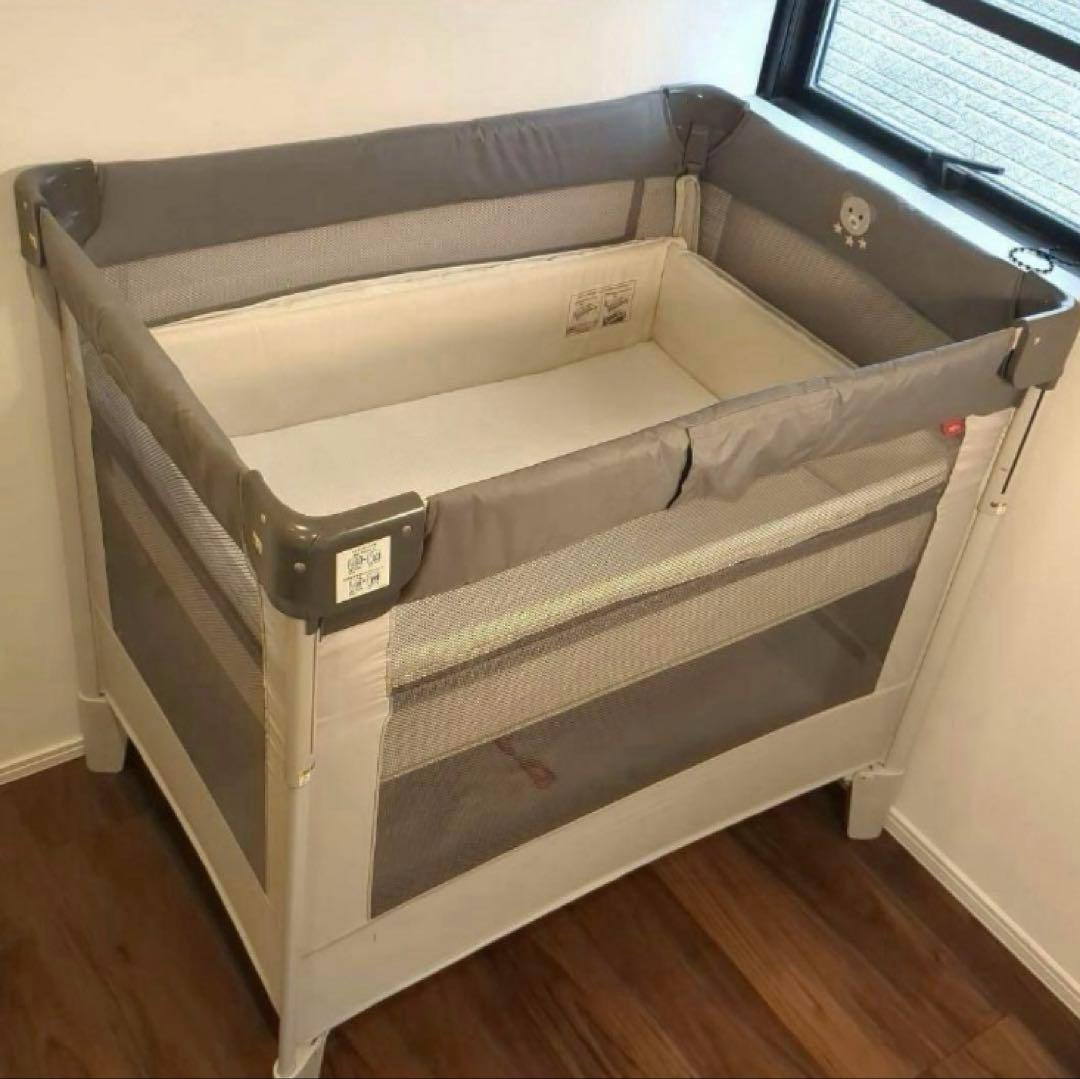 アップリカ　ココネルエアープラス　折りたたみ式ベビーベッド