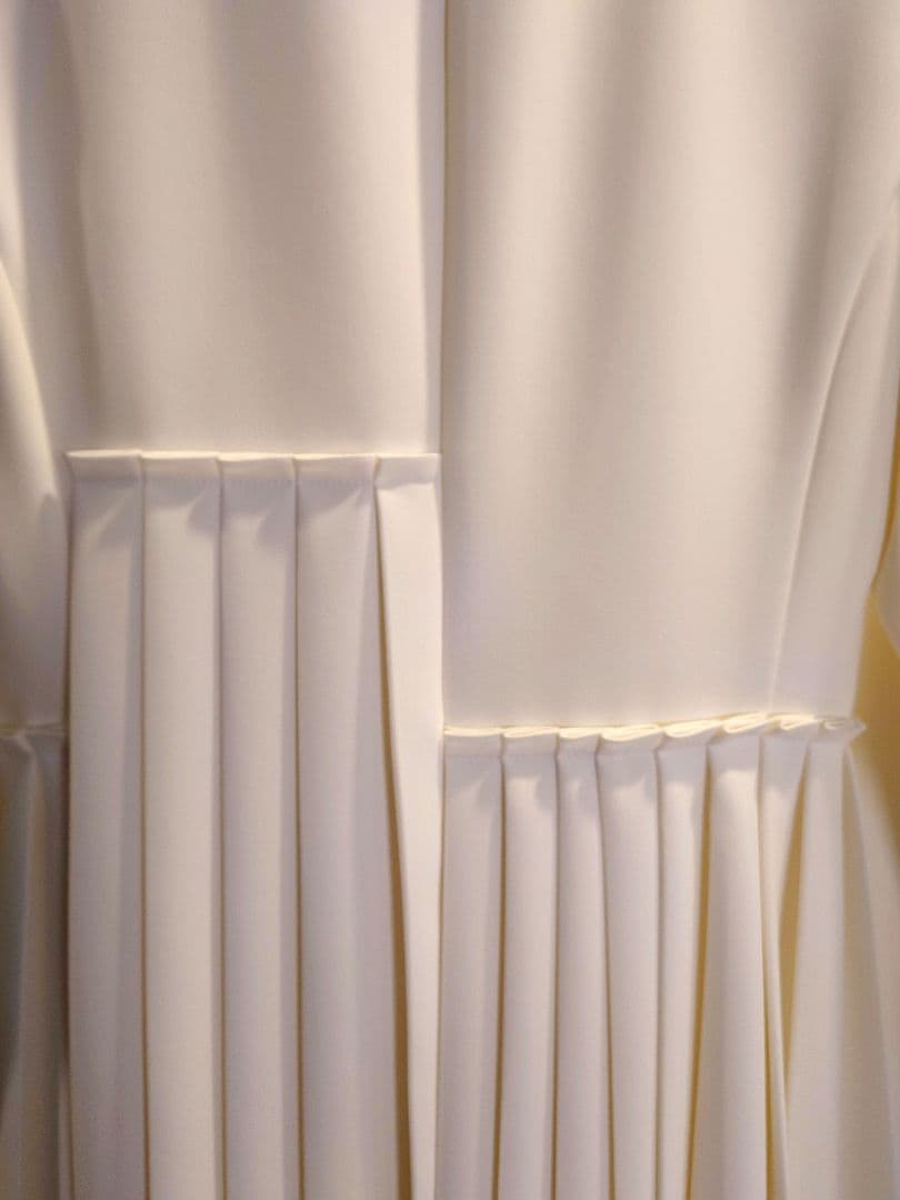 フォクシーニューヨーク定価13万ワンピ、コートにも♪、プリーツスカートワンピ