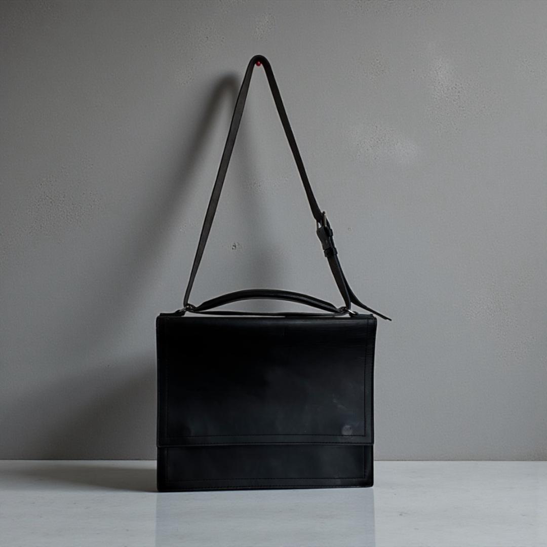 本人期【DIRK BIKKEMBERGS／ビッケンバーグ】レザーショルダーバッグ