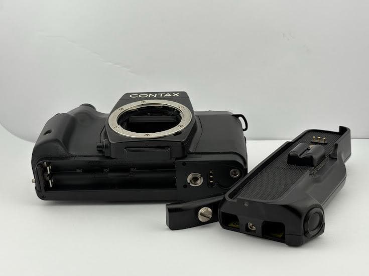 ★美品 訳アリ★コンタックス ST ボディ / バッテリーホルダー p-7