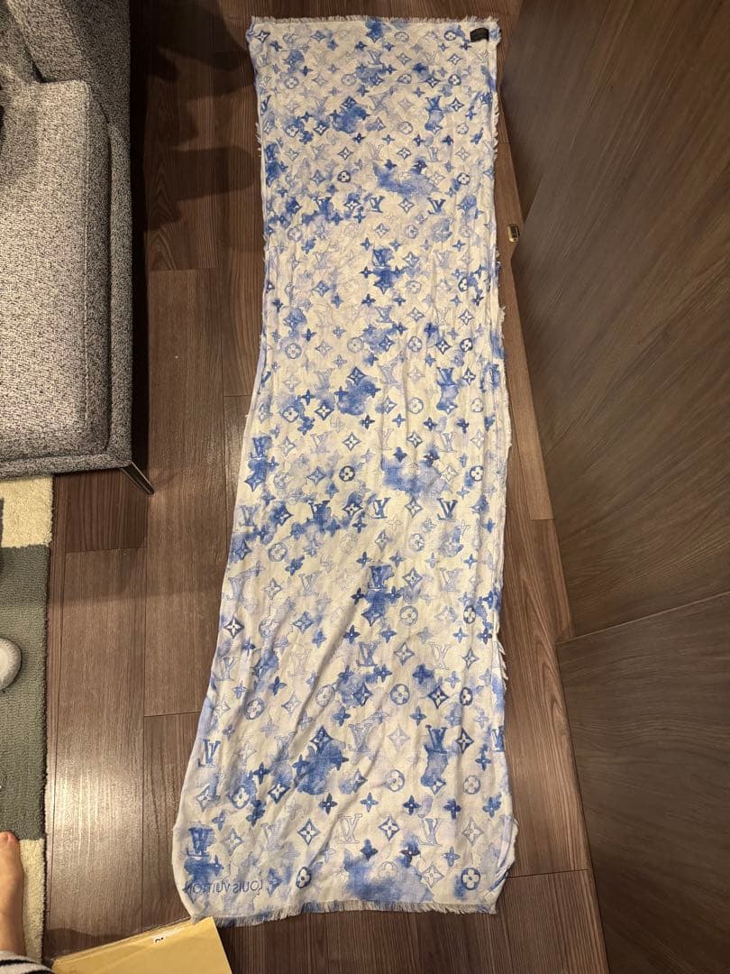 Louis Vuitton ロゴパターン ストール　ウォーターカラー