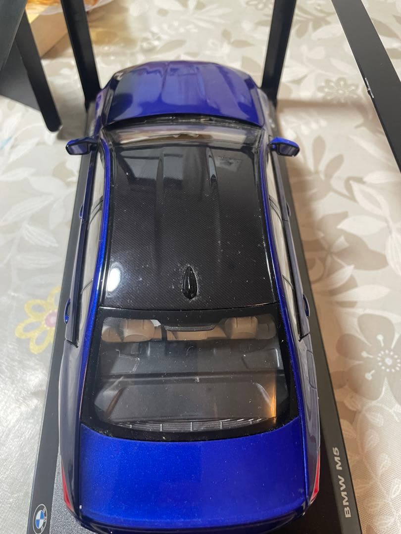  M5 ミニカー 1/18 スケール 青