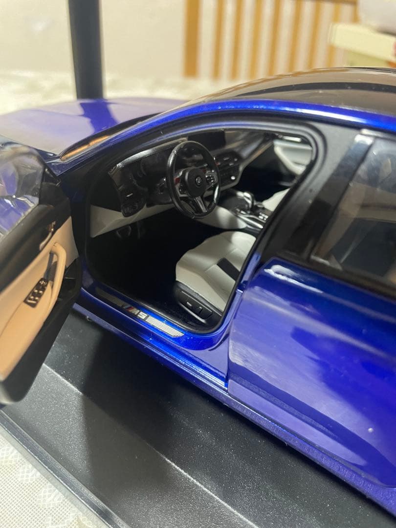  M5 ミニカー 1/18 スケール 青