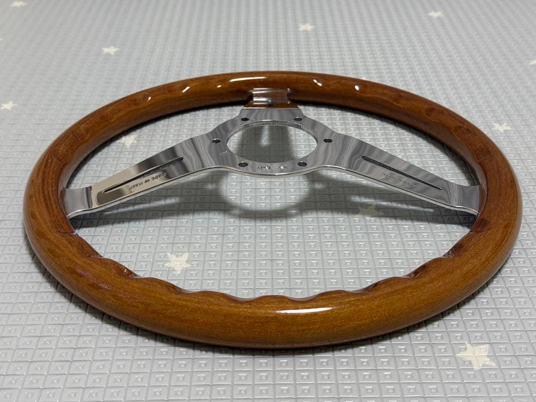 ナルディ クラシック ウッドステアリング 33パイ 330mm