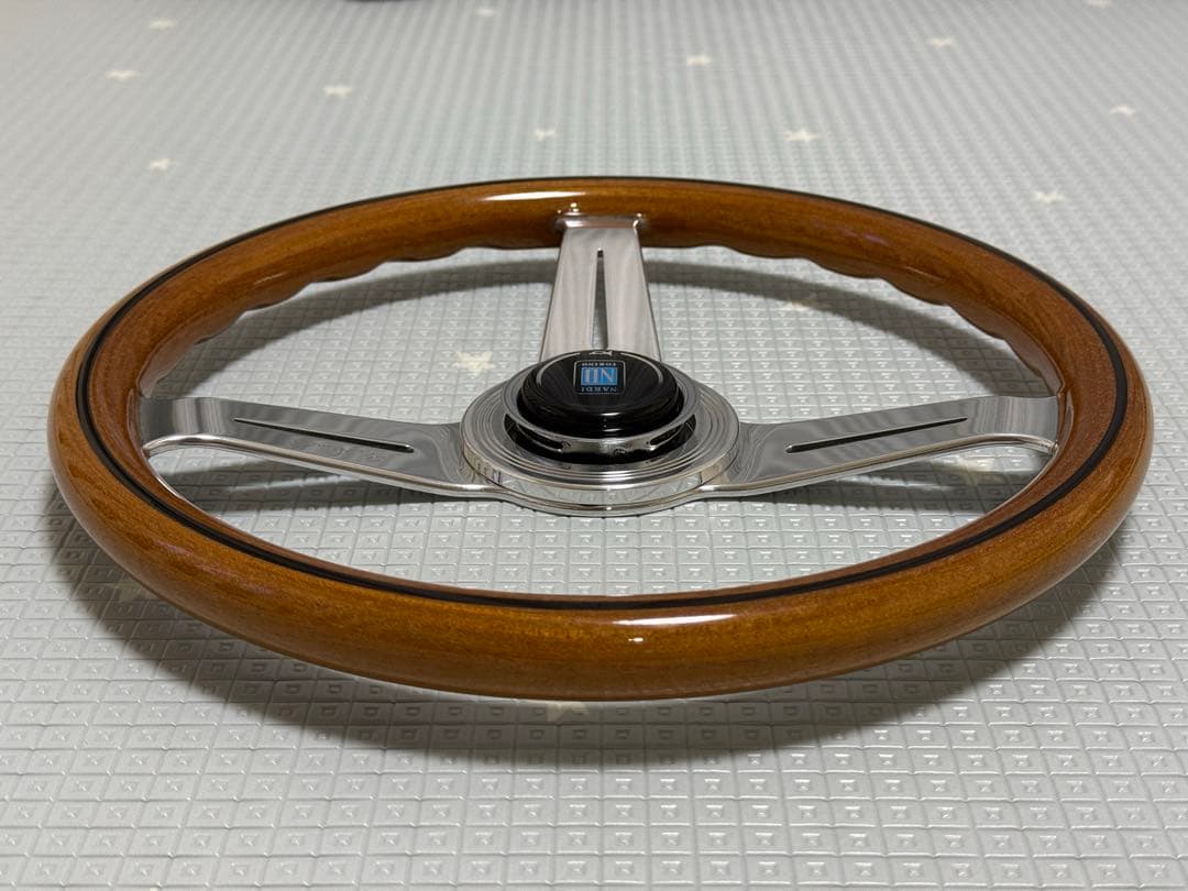 ナルディ クラシック ウッドステアリング 33パイ 330mm