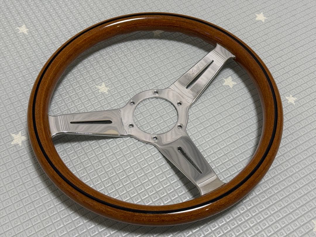 ナルディ クラシック ウッドステアリング 33パイ 330mm