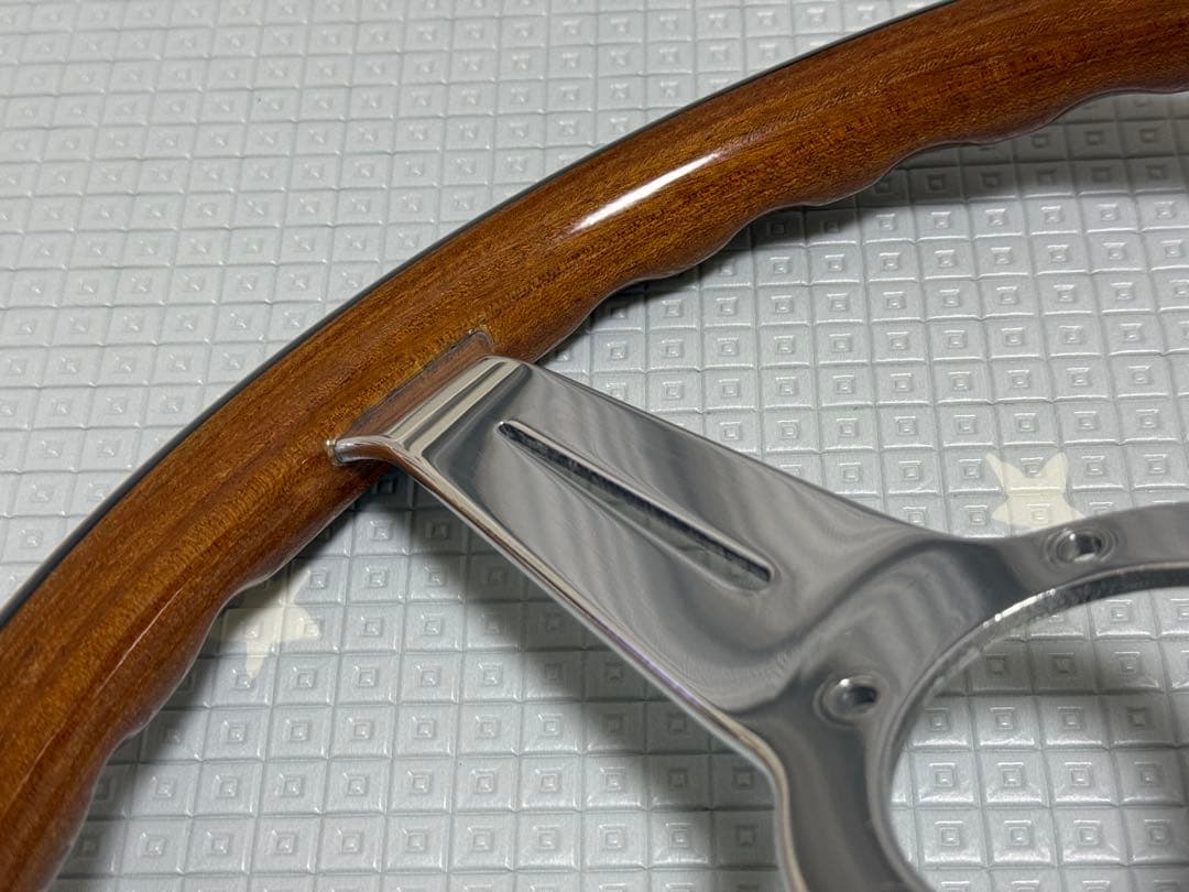 ナルディ クラシック ウッドステアリング 33パイ 330mm