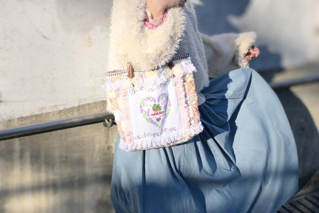 刺繍のパッチワークキルトトートバッグ