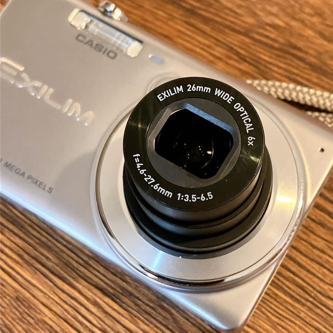 CASIO EXILIM EX-Z770 コンパクトデジタルカメラ　動作確認済
