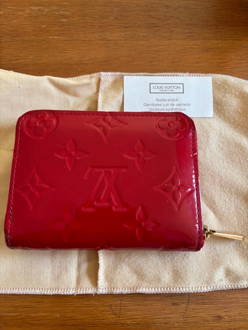 LOUIS VUITTON レッド ケース