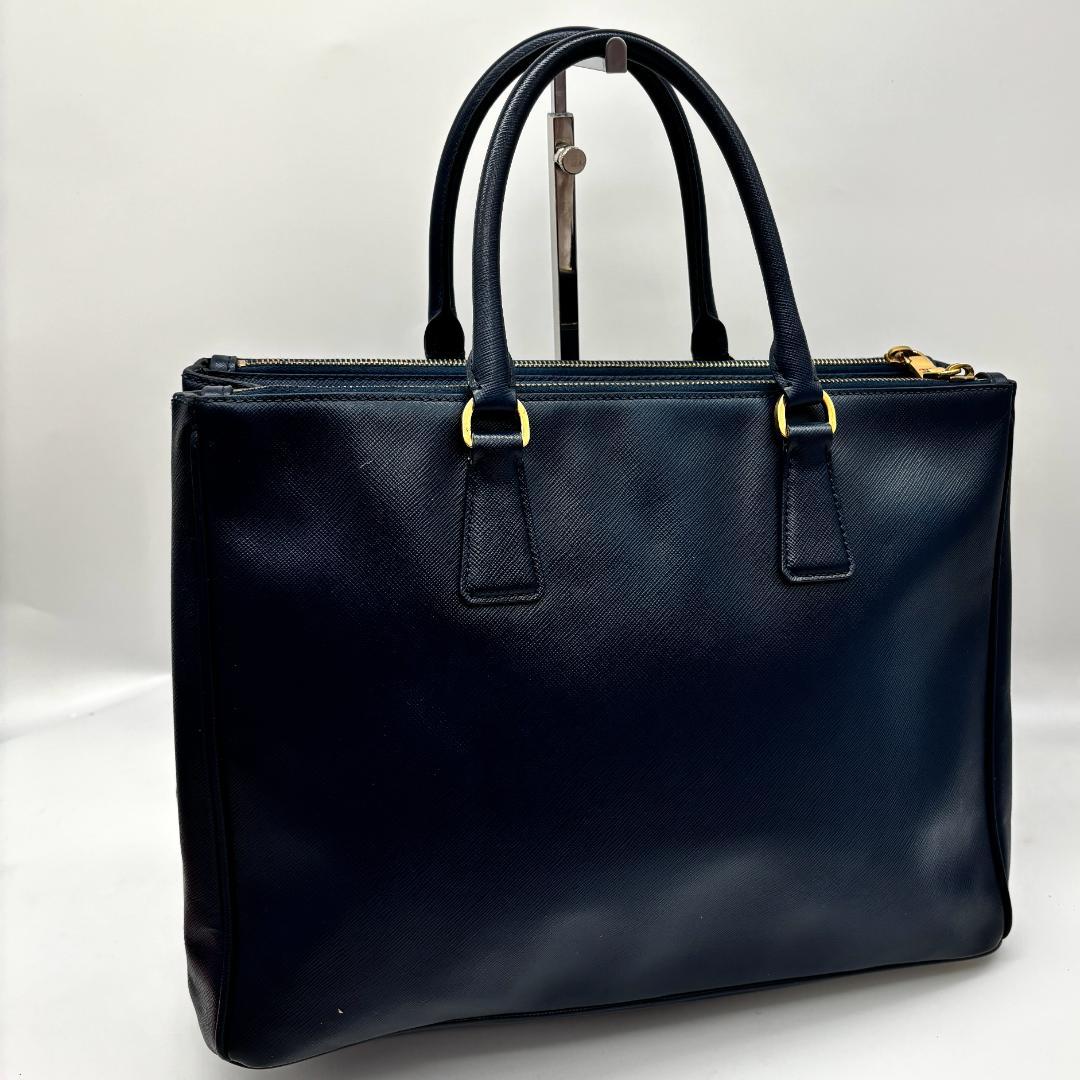美品　PRADA ガレリア ミディアム（Mサイズ） サフィアーノ ネイビー