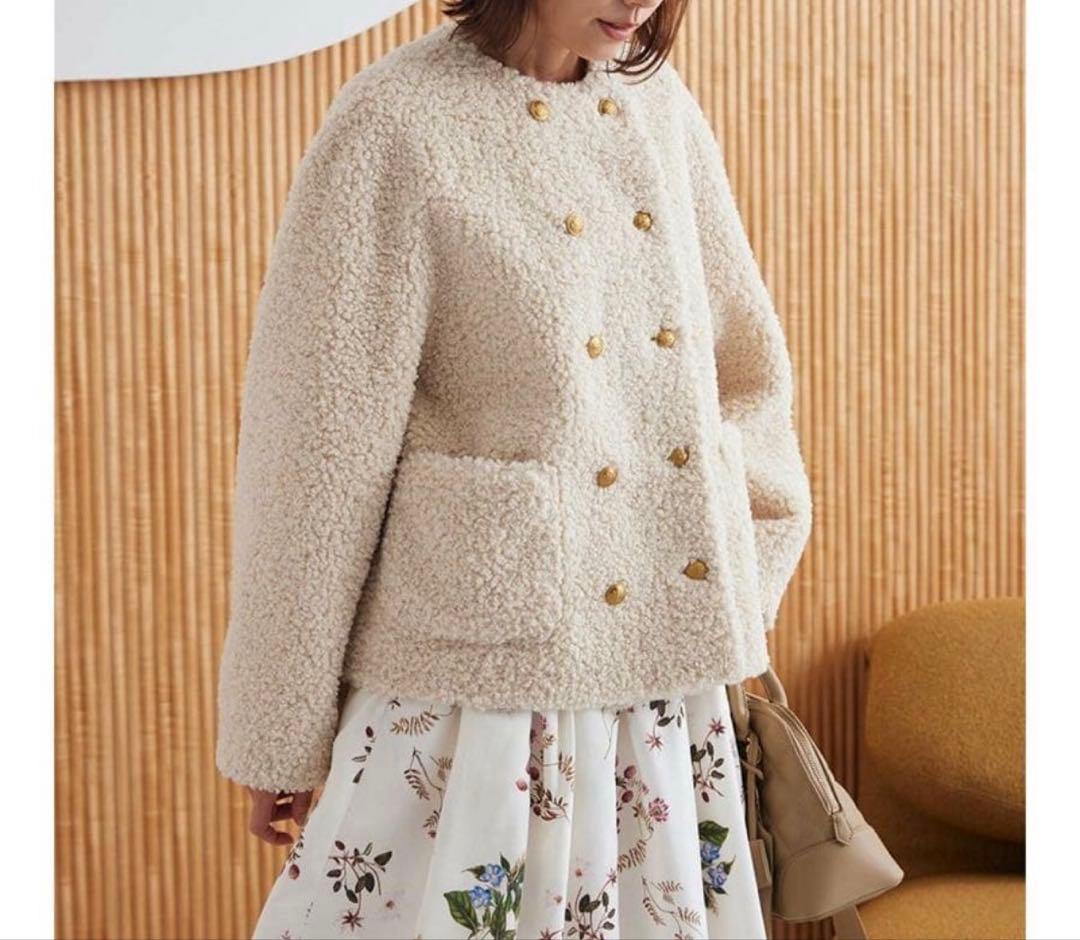 Mila Owen 金釦カールファージャケット