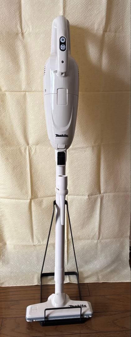 マキタ 充電式クリーナー コードレス 掃除機　CL115FDスタンド付　紙パック
