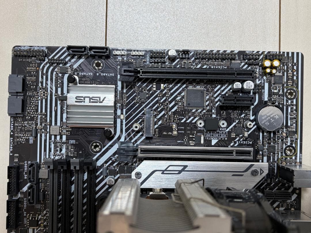 Core i5 11400F + ASUS マザーボード + 16GB メモリ