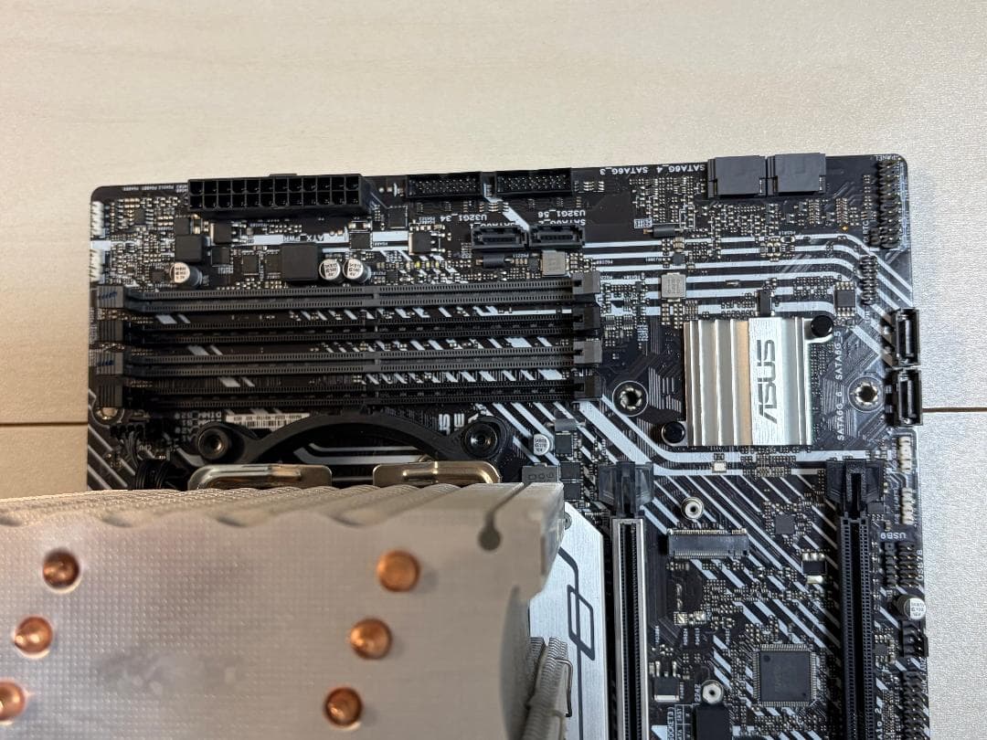 Core i5 11400F + ASUS マザーボード + 16GB メモリ