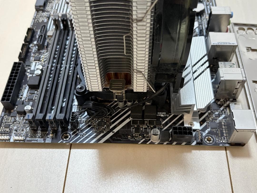 Core i5 11400F + ASUS マザーボード + 16GB メモリ