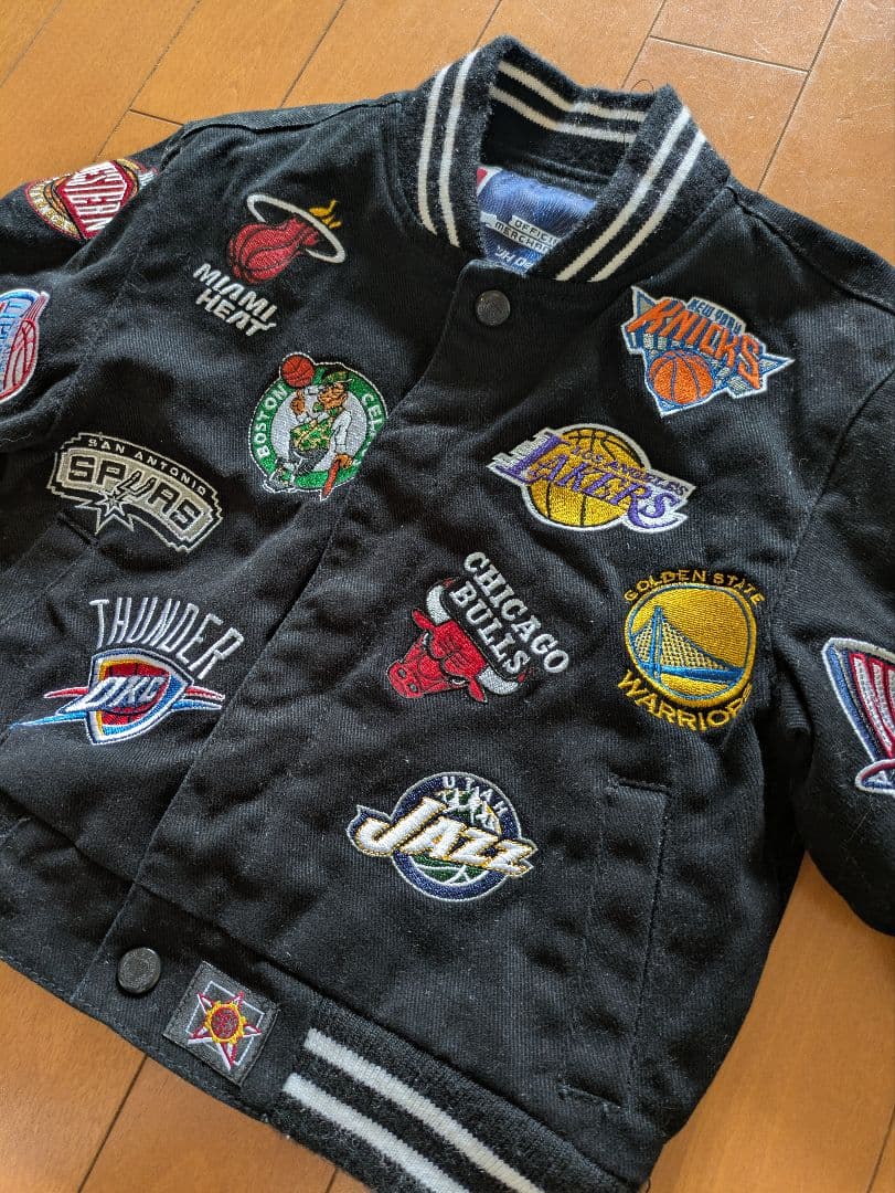 レア！NBA OFFICIAL ALL TEAM ジャケット　3T