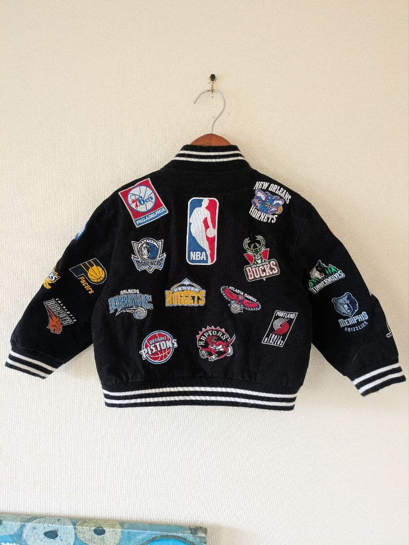 レア！NBA OFFICIAL ALL TEAM ジャケット　3T