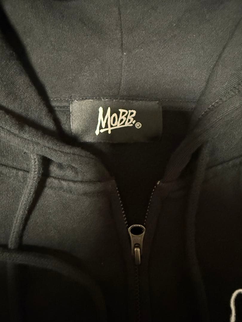 MOBB ブラックパーカー ハートデザイン