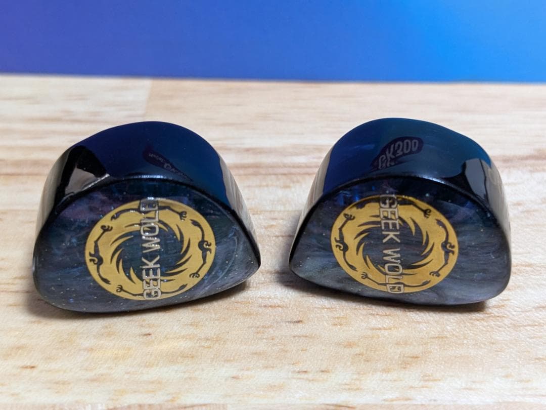 イヤホン GEEK WOLD GK300