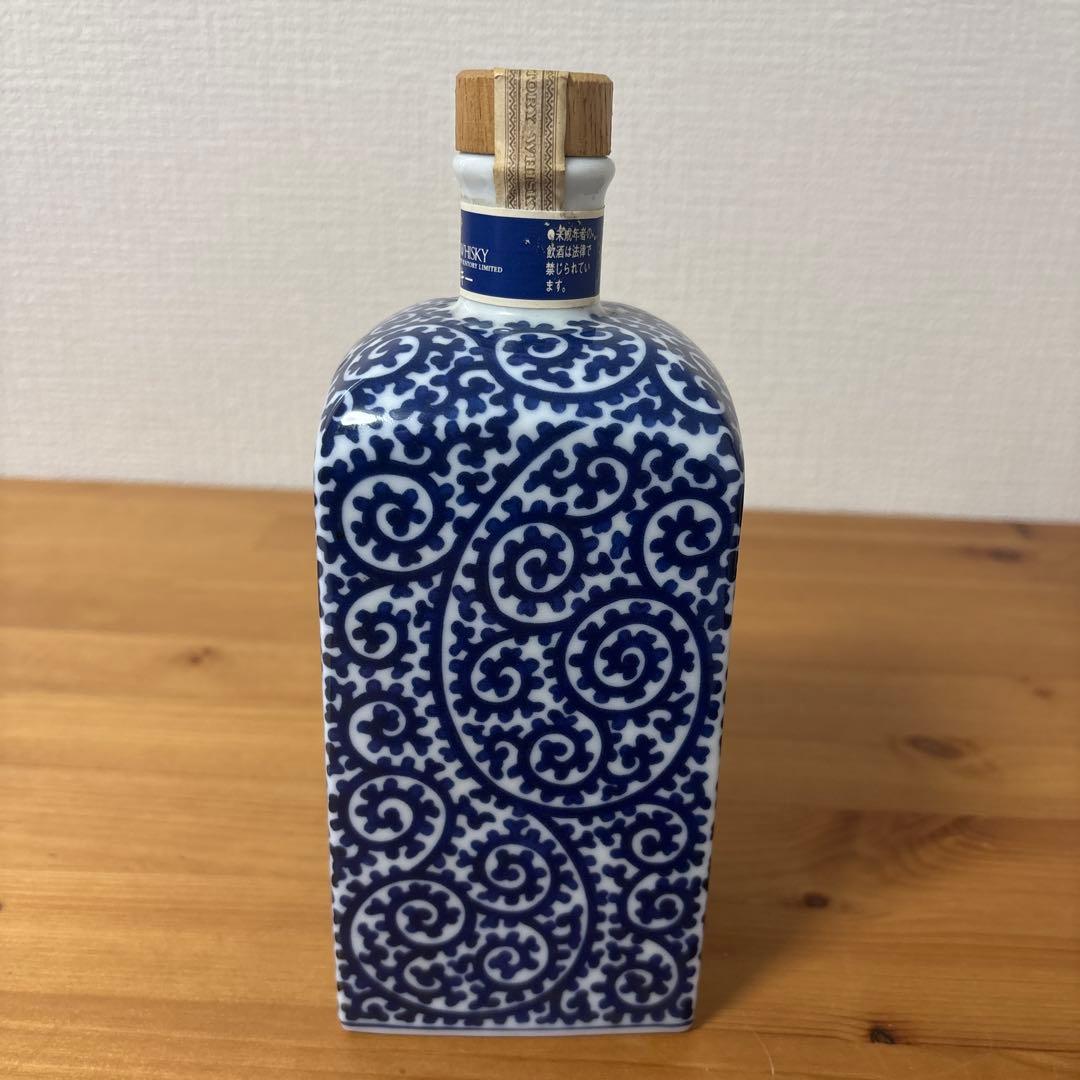 サントリー ウイスキー 山崎12年　染付蛸唐草「福」文角瓶 有田焼 陶器 古酒