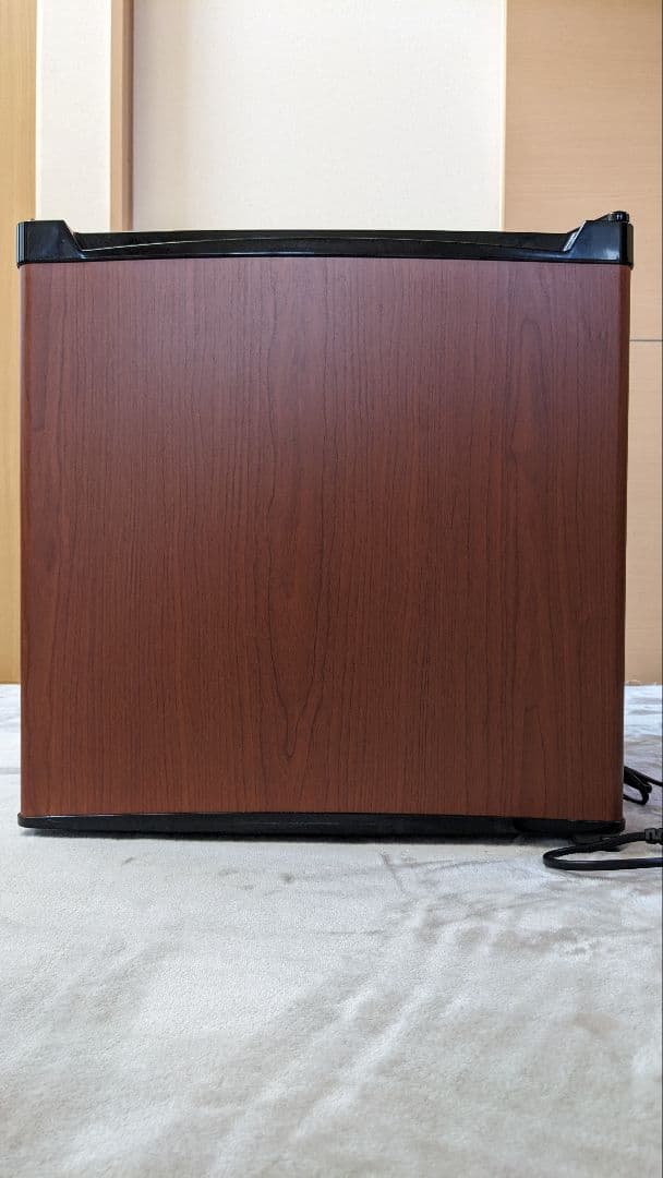 小型冷蔵庫　46L PRC-B051D-M