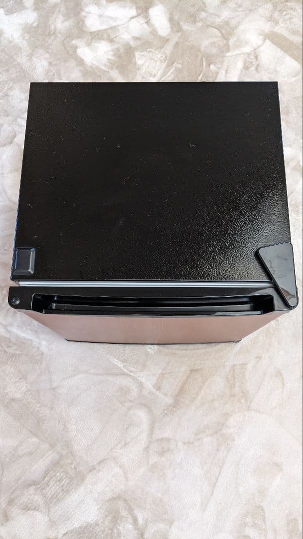 小型冷蔵庫　46L PRC-B051D-M