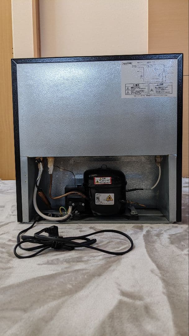 小型冷蔵庫　46L PRC-B051D-M