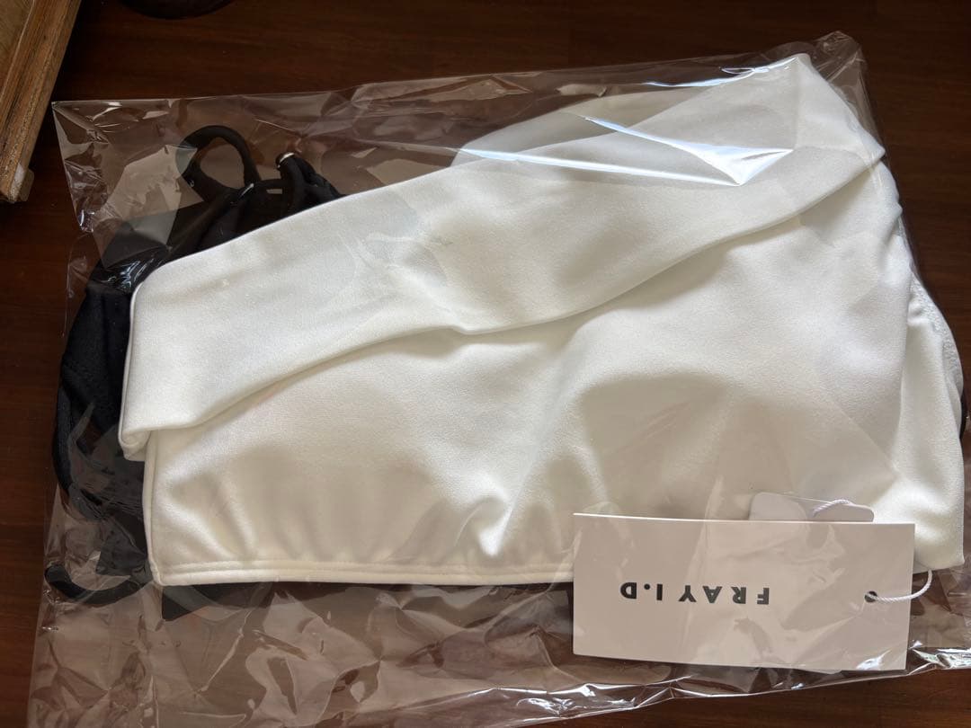 新品　FRAY I.D アシメカラーセパレートスイムウエア　フレイアイディー