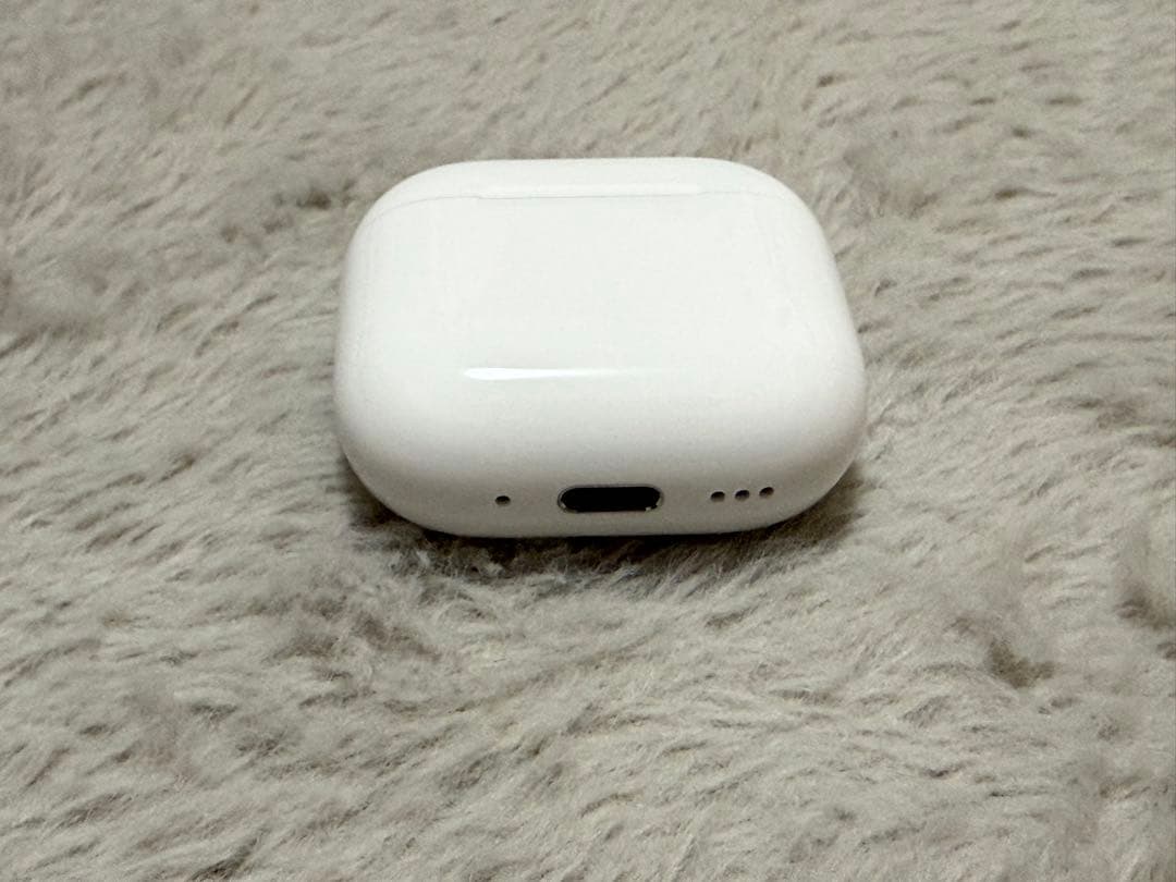 Apple AirPods4（アクティブノイズキャンセリング搭載）