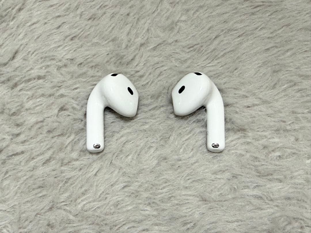 Apple AirPods4（アクティブノイズキャンセリング搭載）