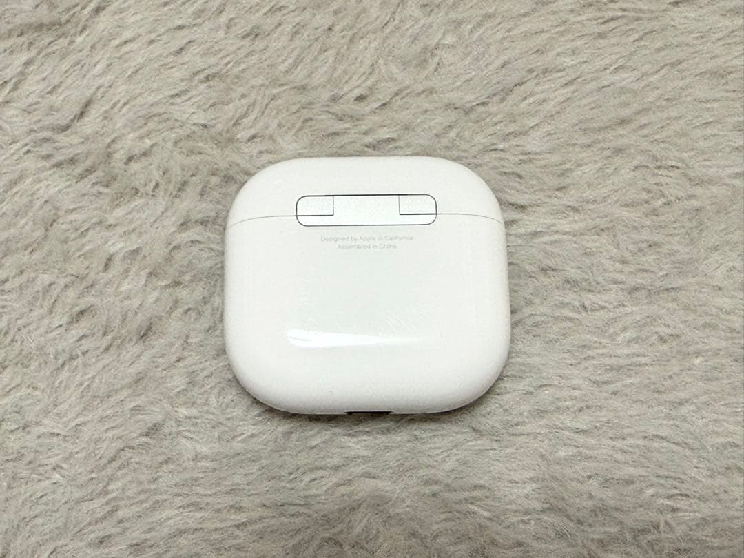Apple AirPods4（アクティブノイズキャンセリング搭載）