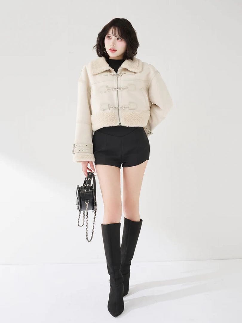 新品タグ付 美シルエットショートパンツ ブラック フリー ダーリッチ